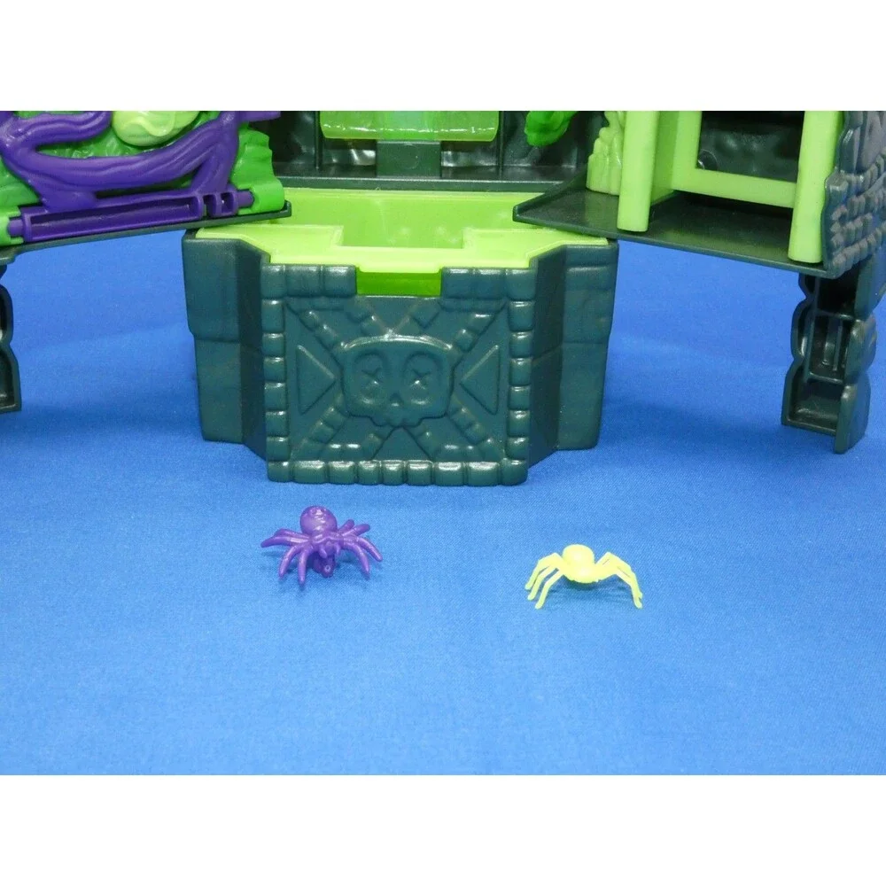 Treasure X Lost Lands Skull Island Swamp Tower Playset Toy with 2 Spiders Moose